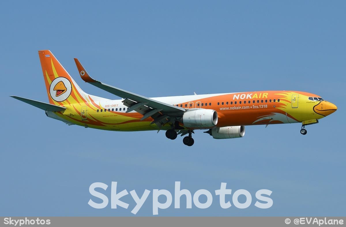 黄雀航空 737-88L