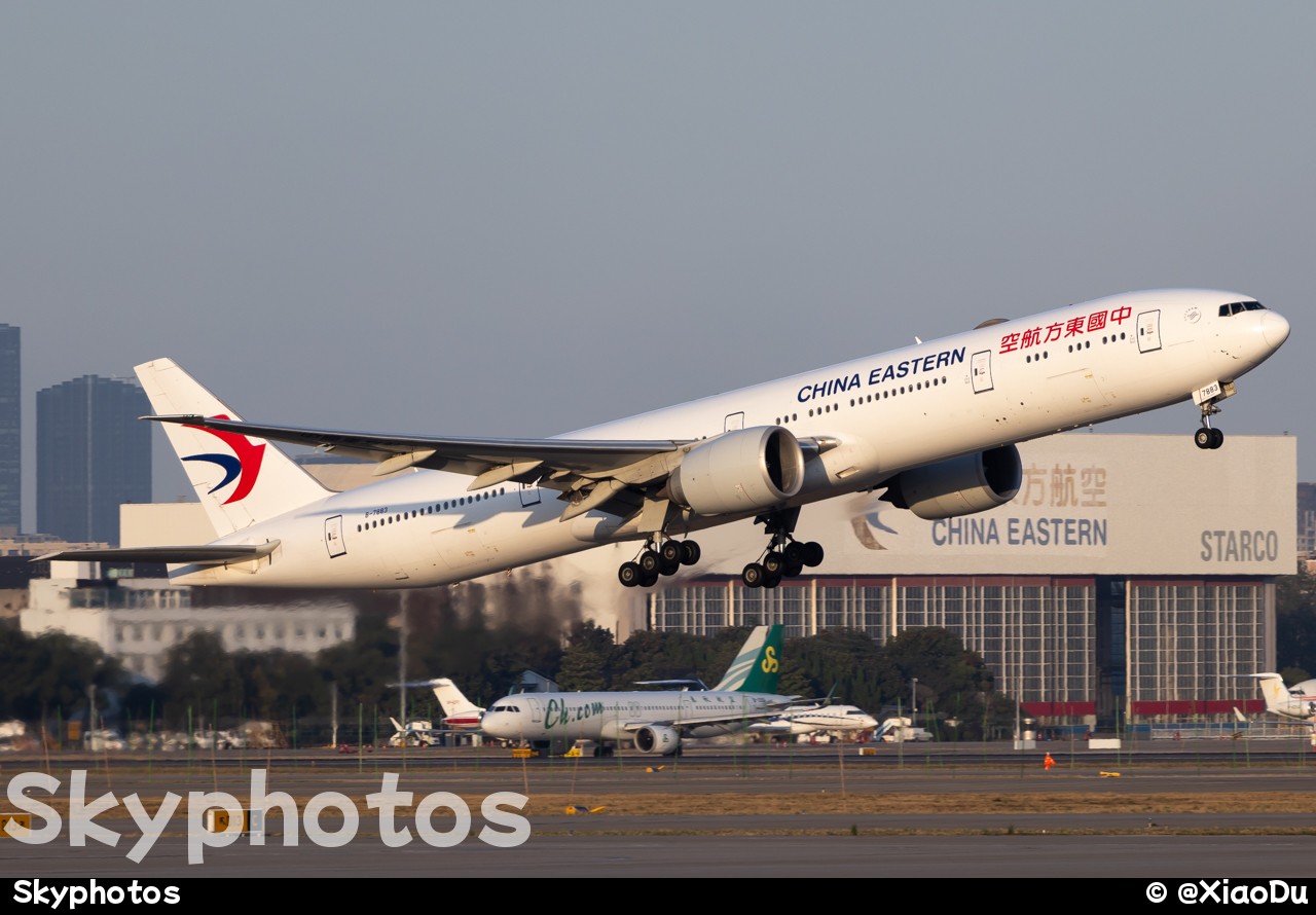 中国东方航空 B777-300ER