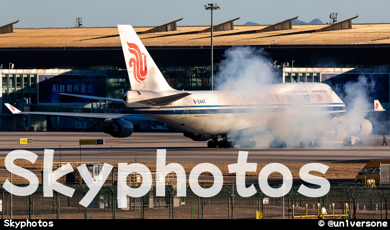 中国国际航空 B747-4J6
