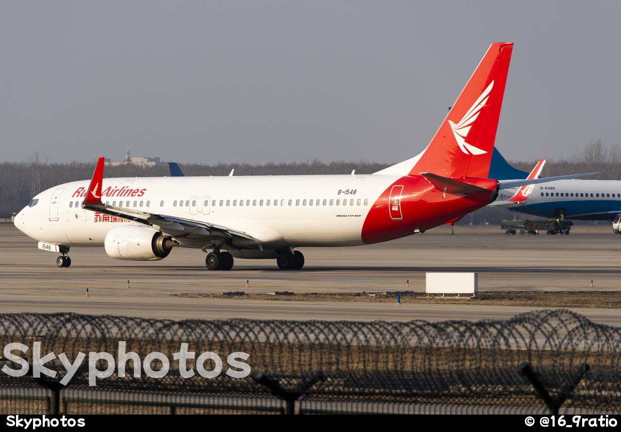 苏南瑞丽航空 B737-86N(WL)