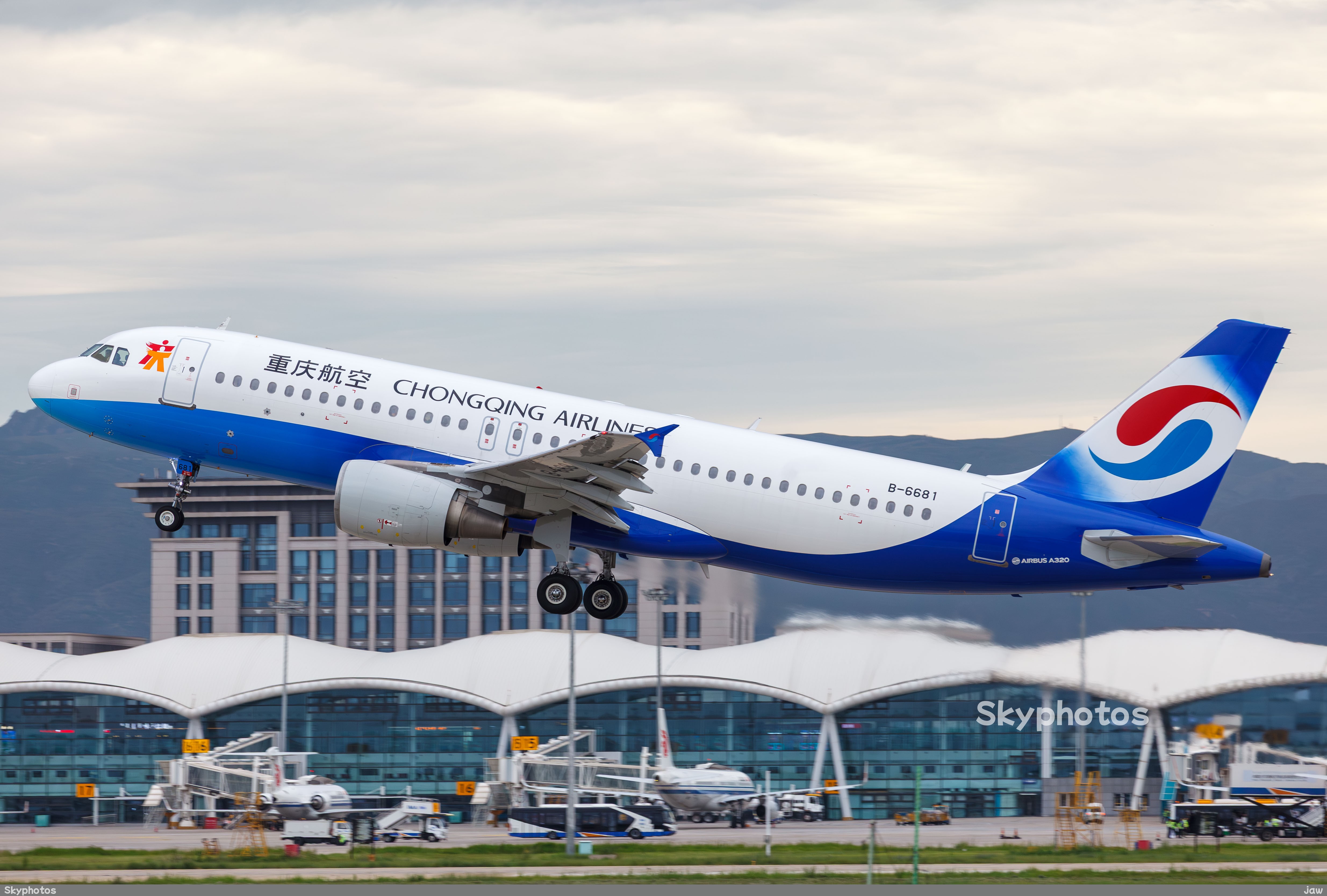 重庆航空 A320