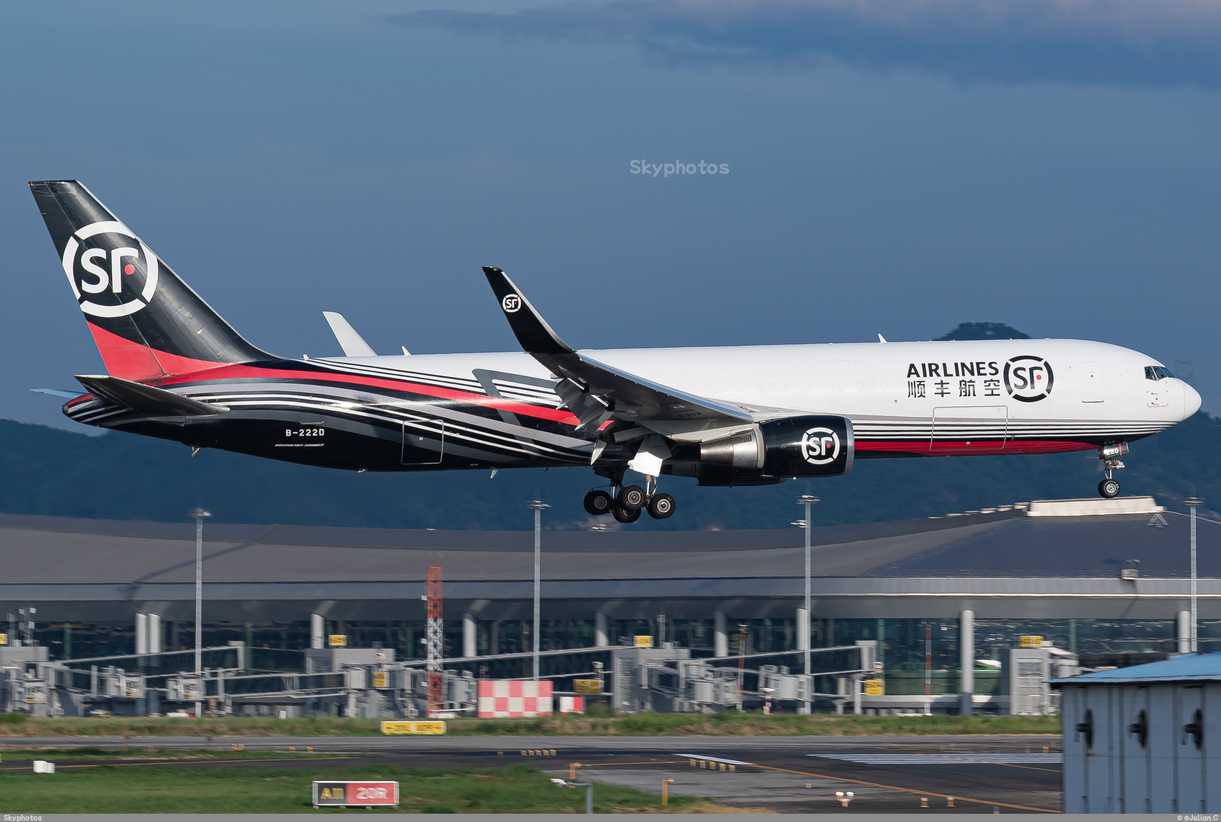 顺丰航空 Boeing 767-38EER(BCF)(WL)