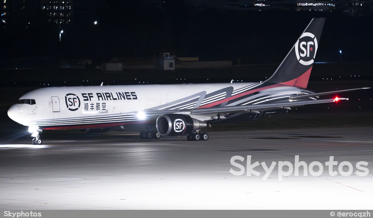 顺丰航空 Boeing 767-338ER(BCF)