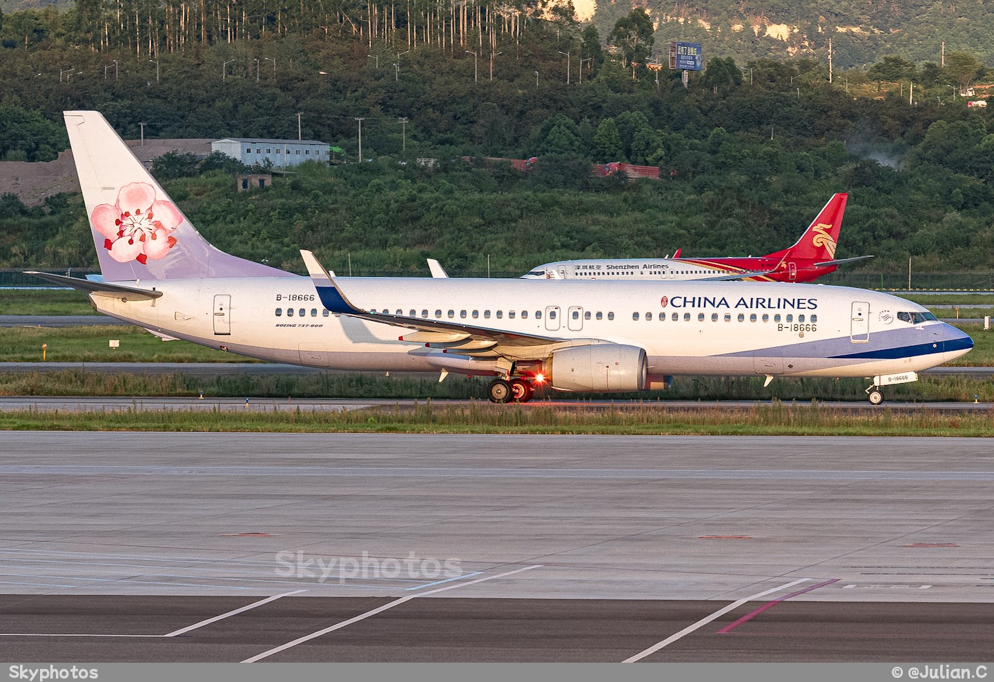 China Airlines Boeing 737-8AL（WL）