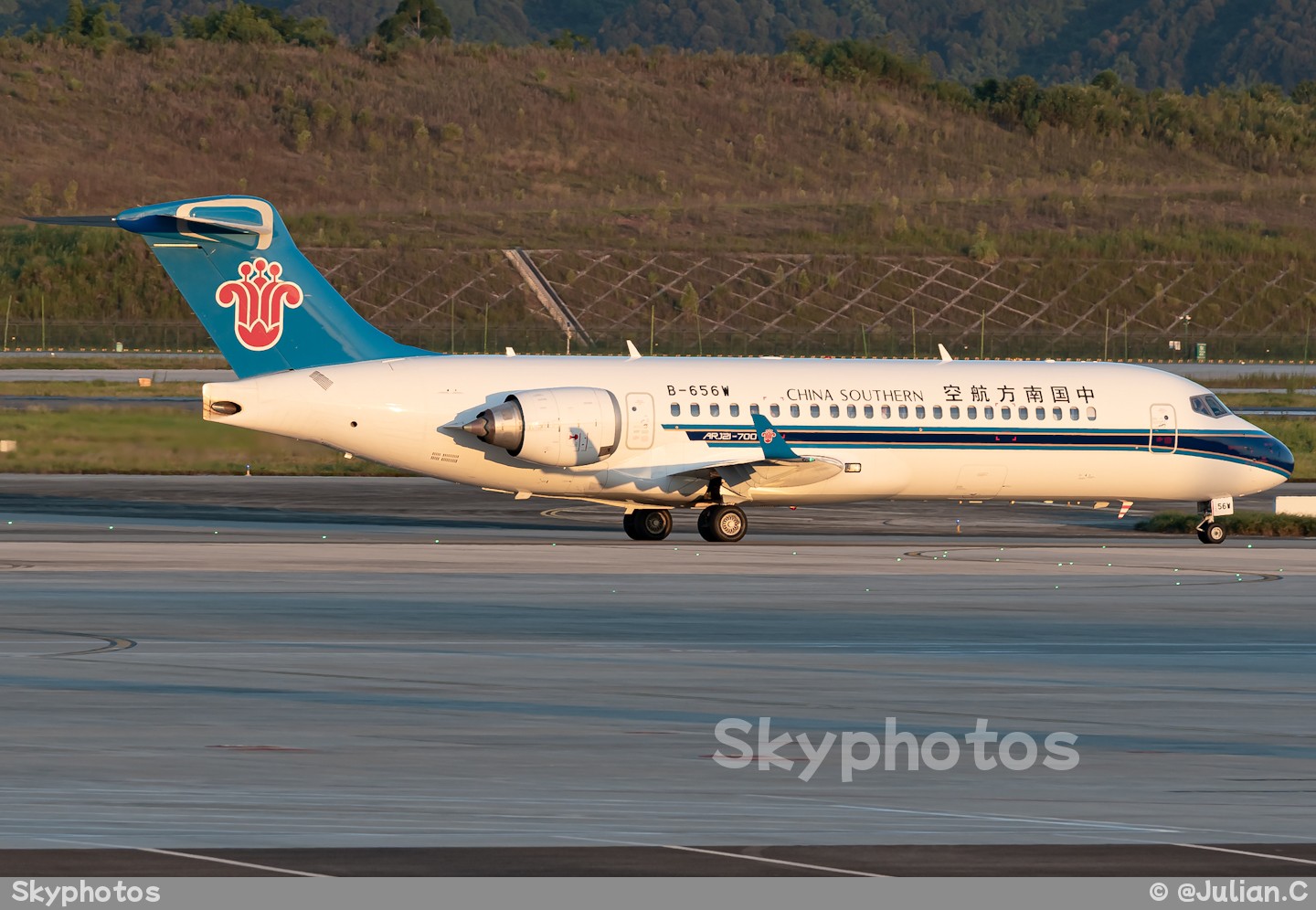 中国南方航空 COMAC ARJ21-700