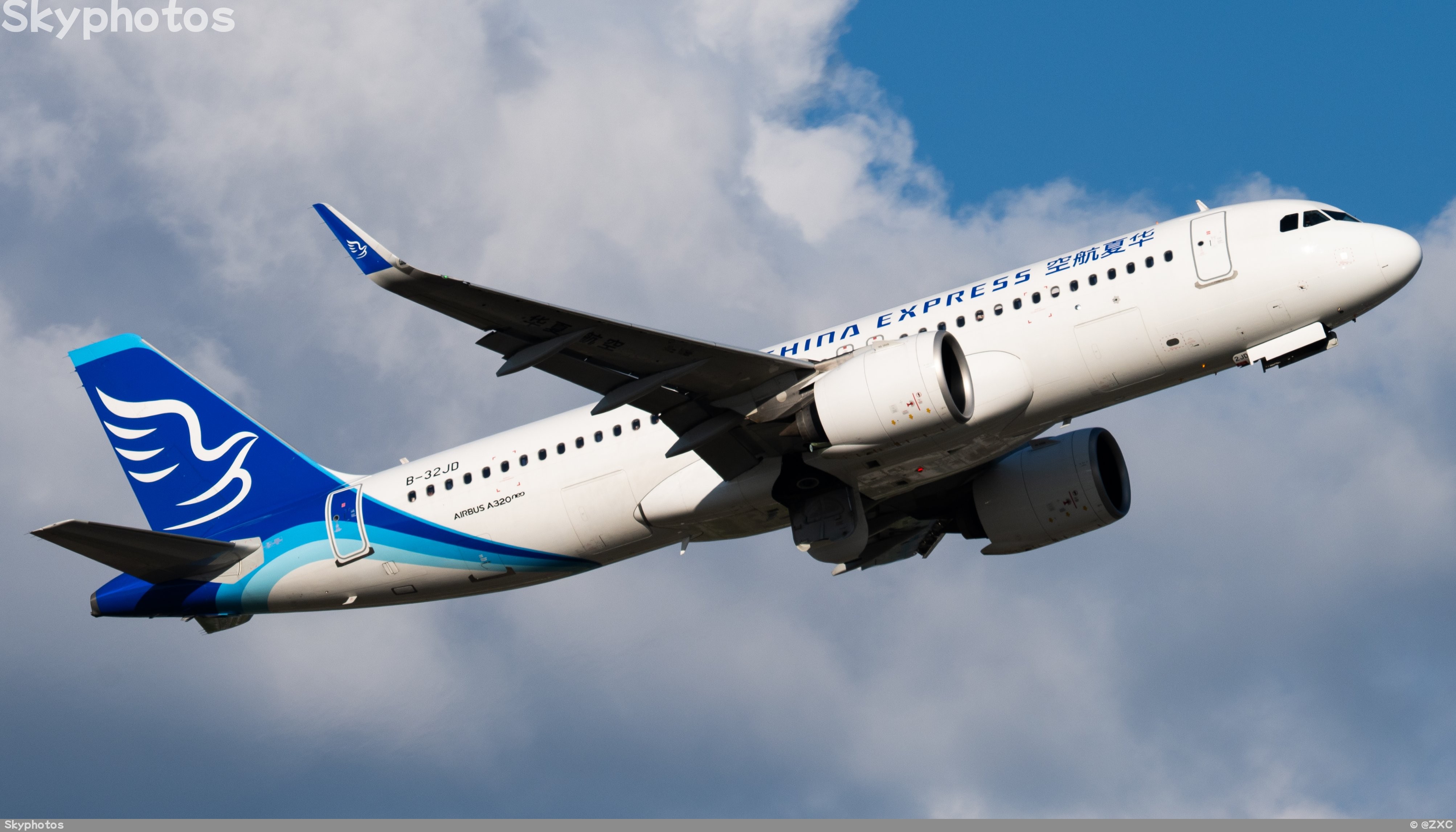 华夏航空 A320-271N