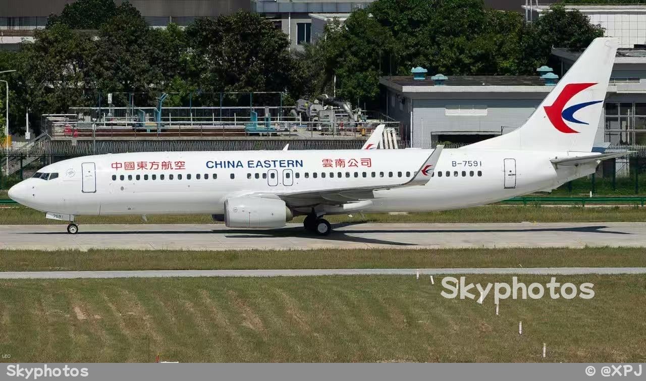 中国东方航空 B737-89P(WL)