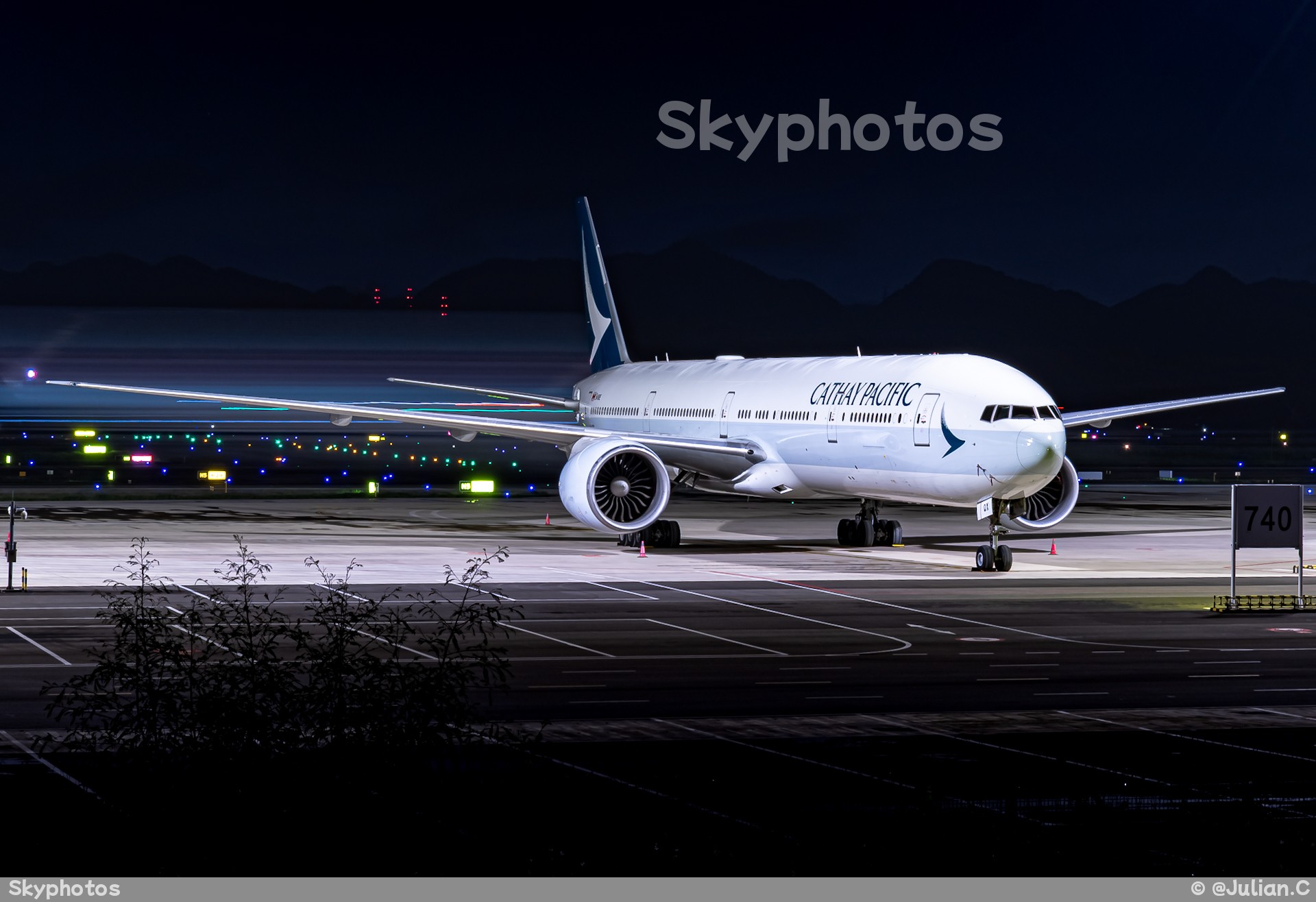 国泰航空 B777-367(ER)