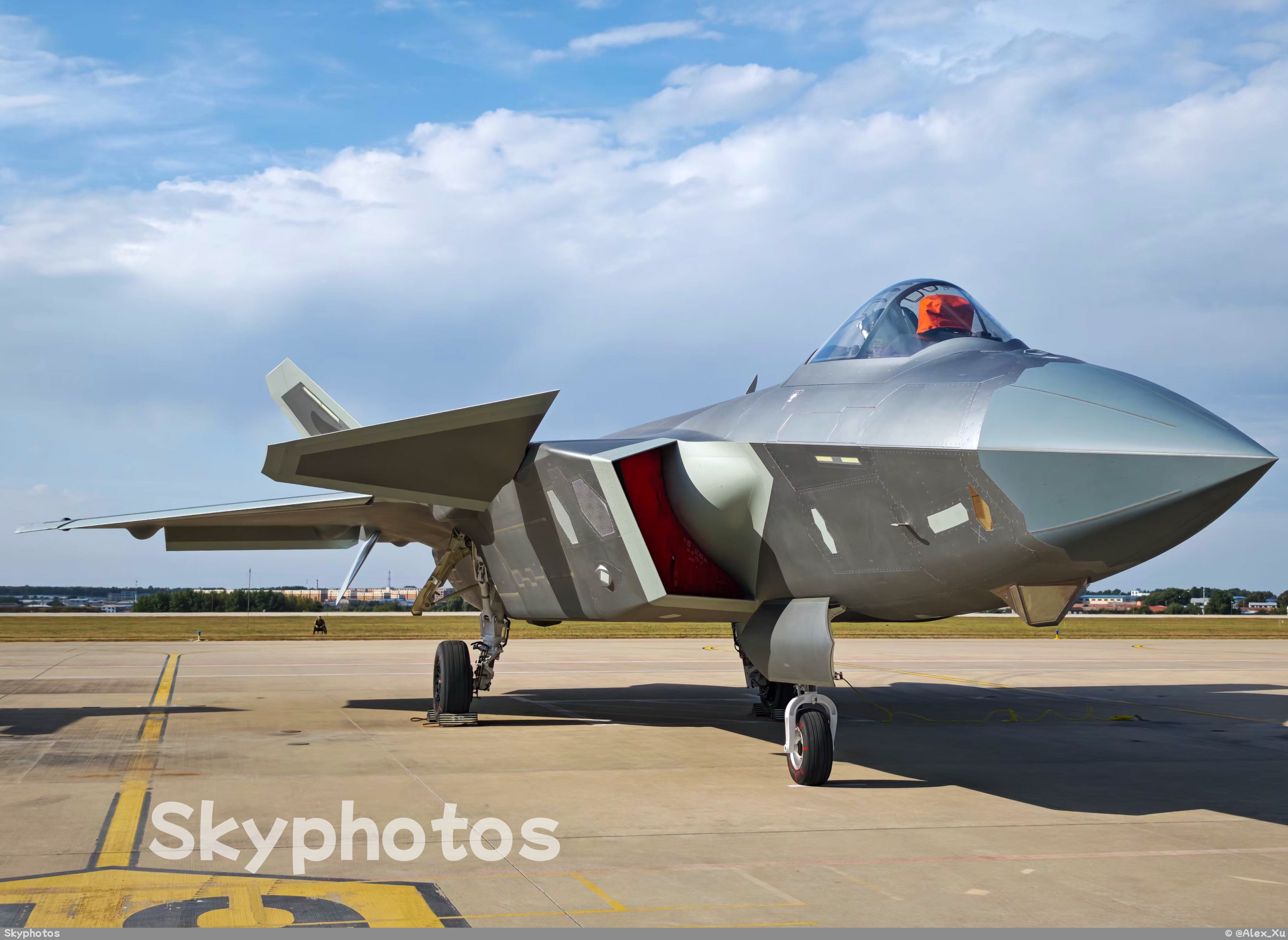 中国人民解放军空军 J-20