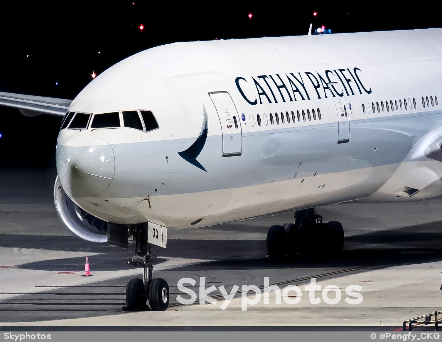 国泰航空 B777-367(ER)
