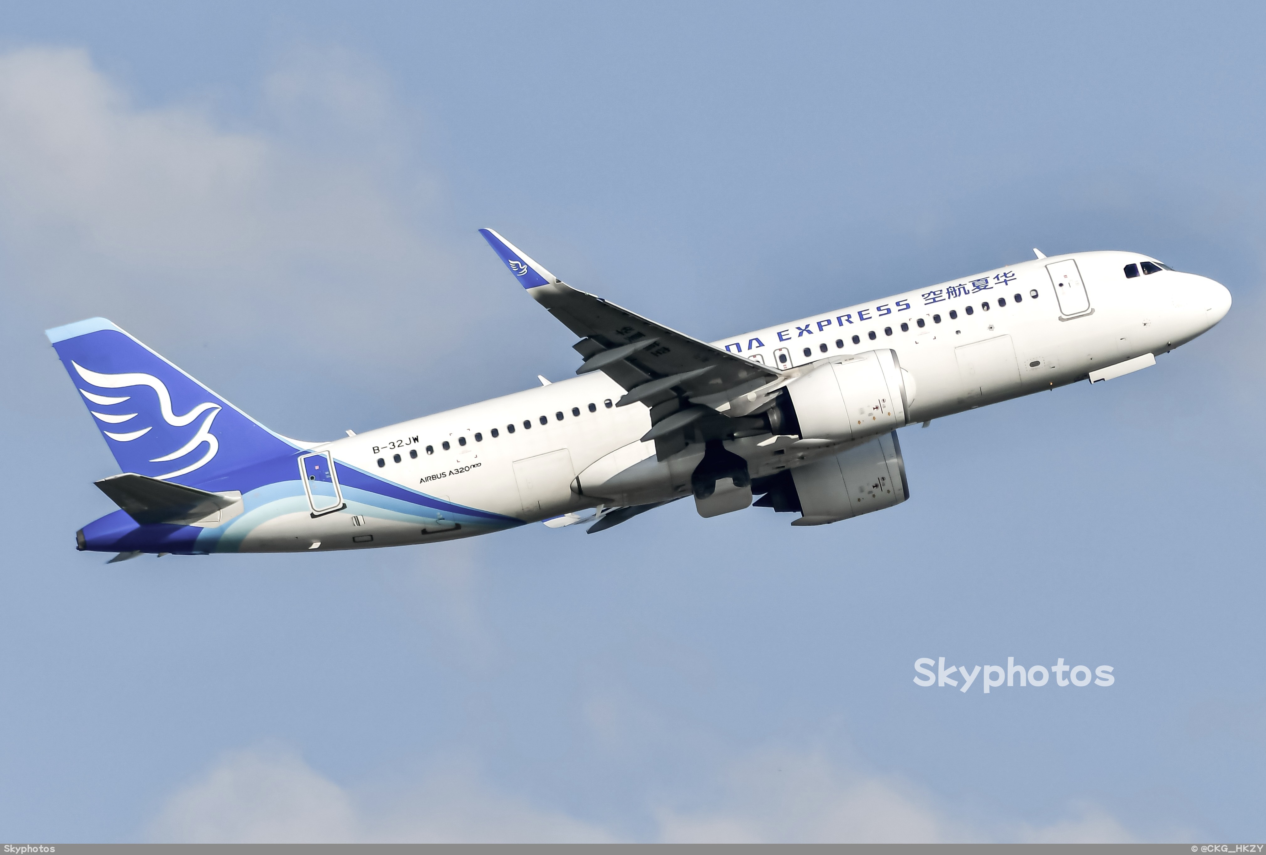 华夏航空 A320-271N
