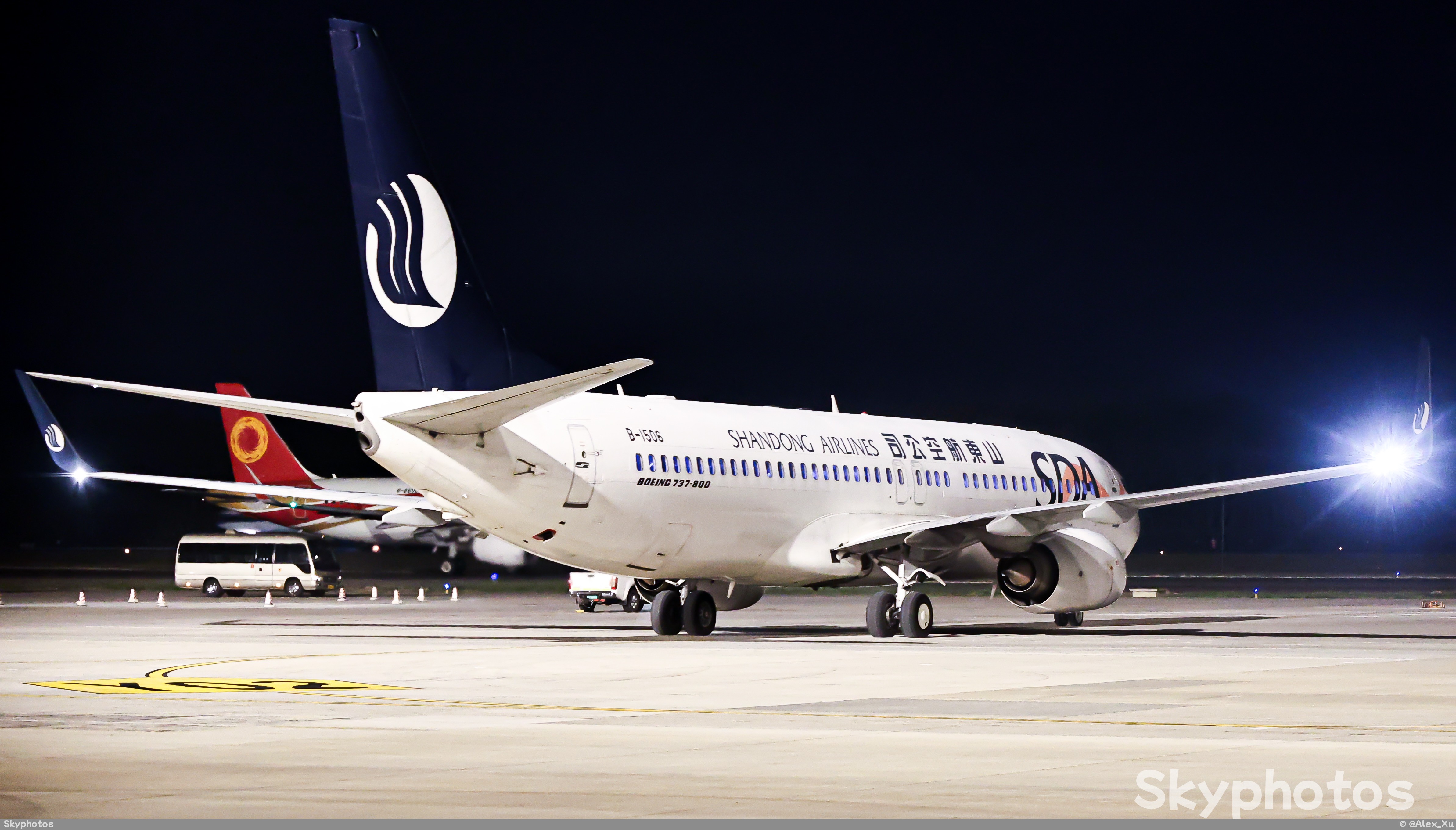 山东航空 B737-85N(WL)