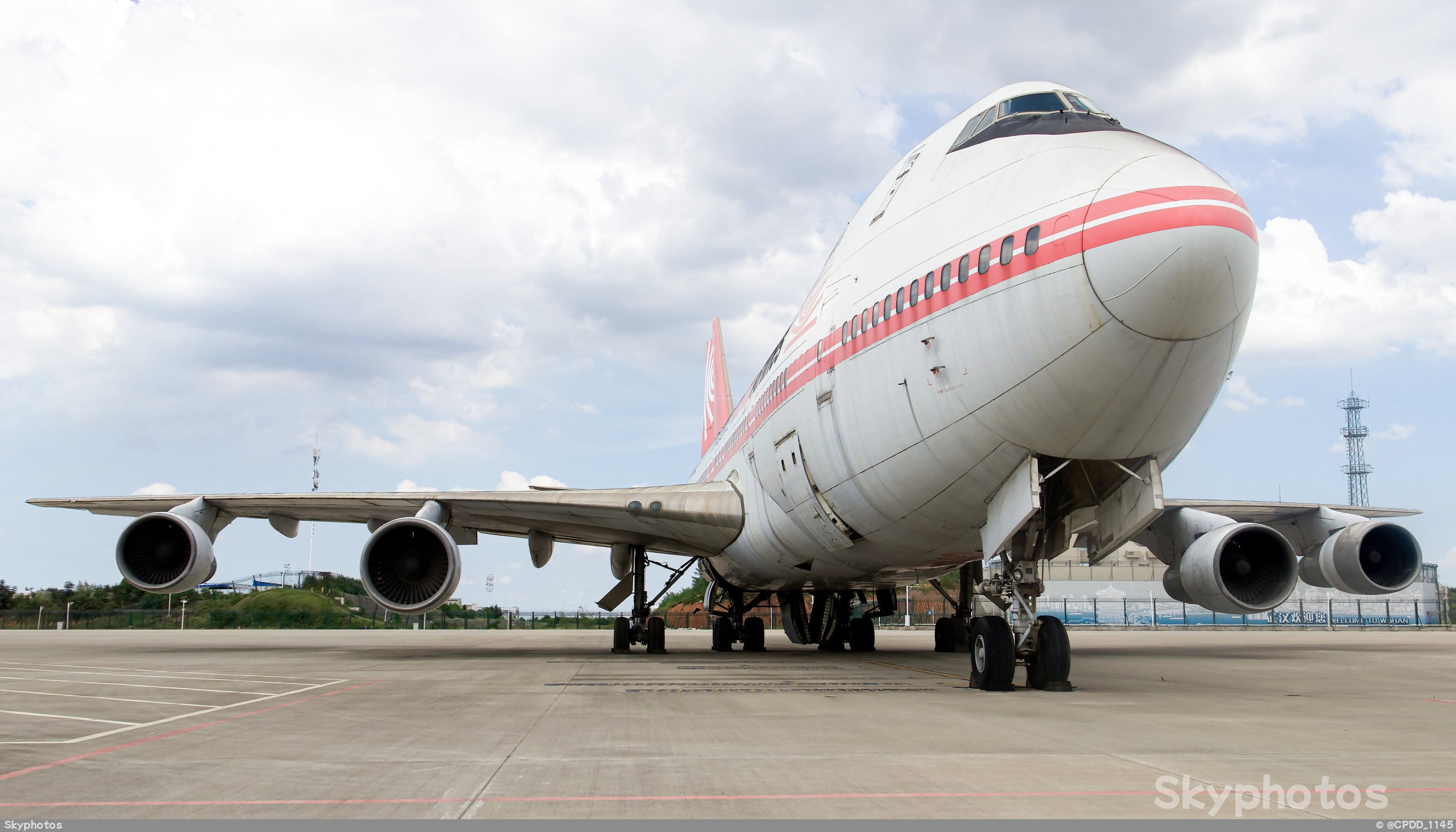 友和道通航空 B747-2J6B(SF)