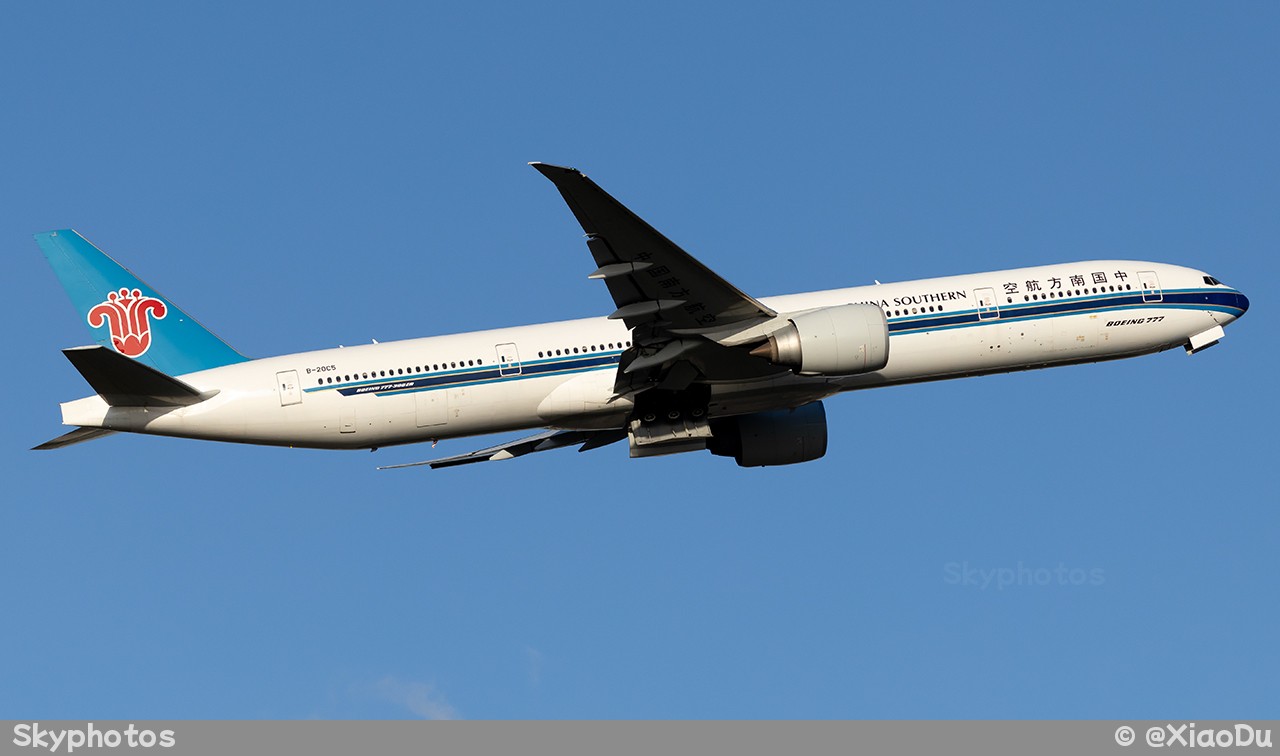 中国南方航空 B777-300ER