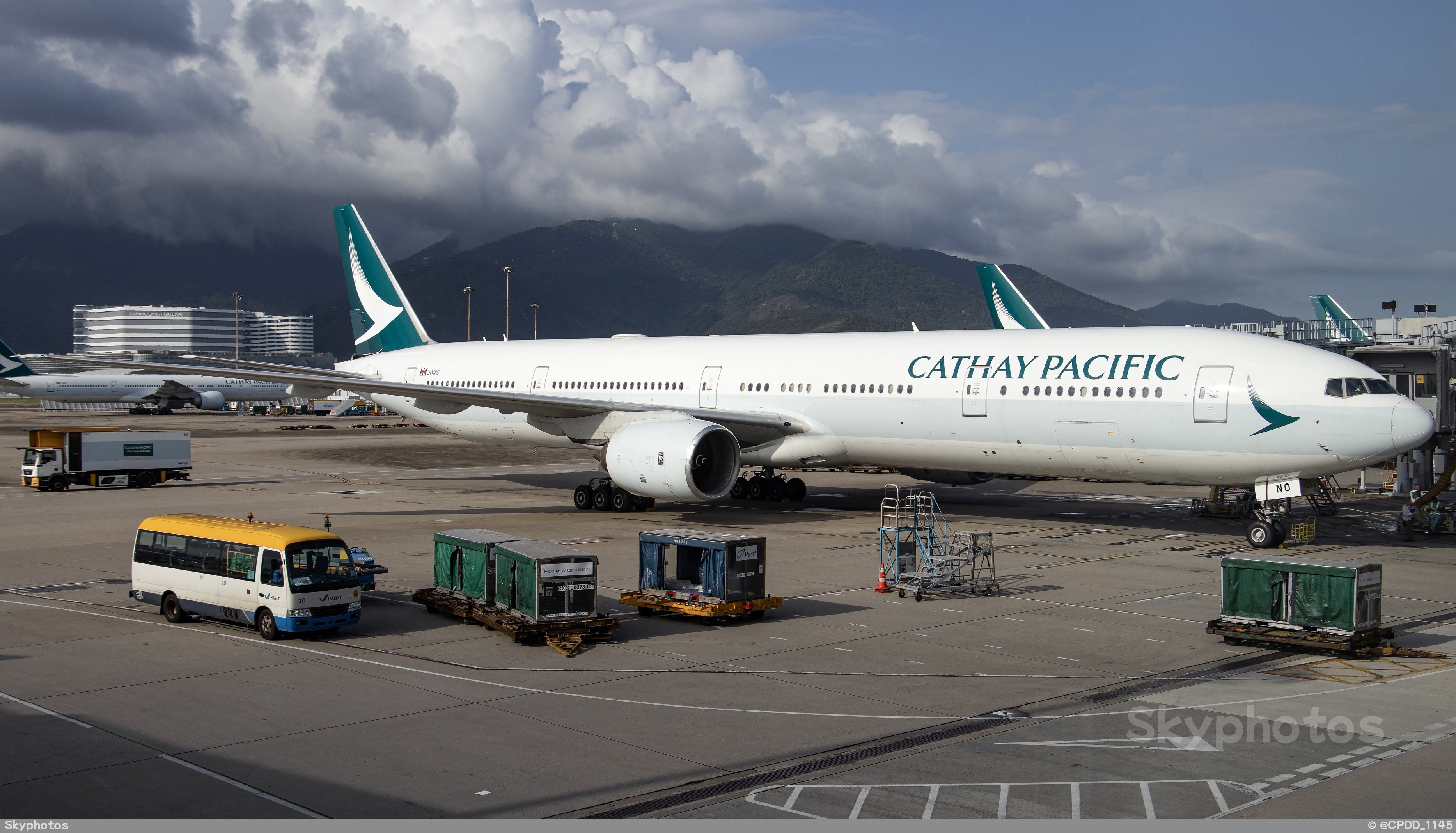 国泰航空 B777-367