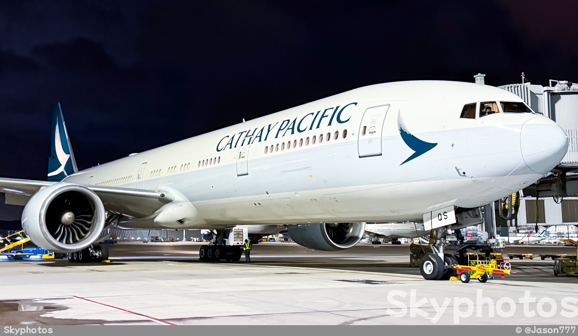 国泰航空 B777-367(ER)