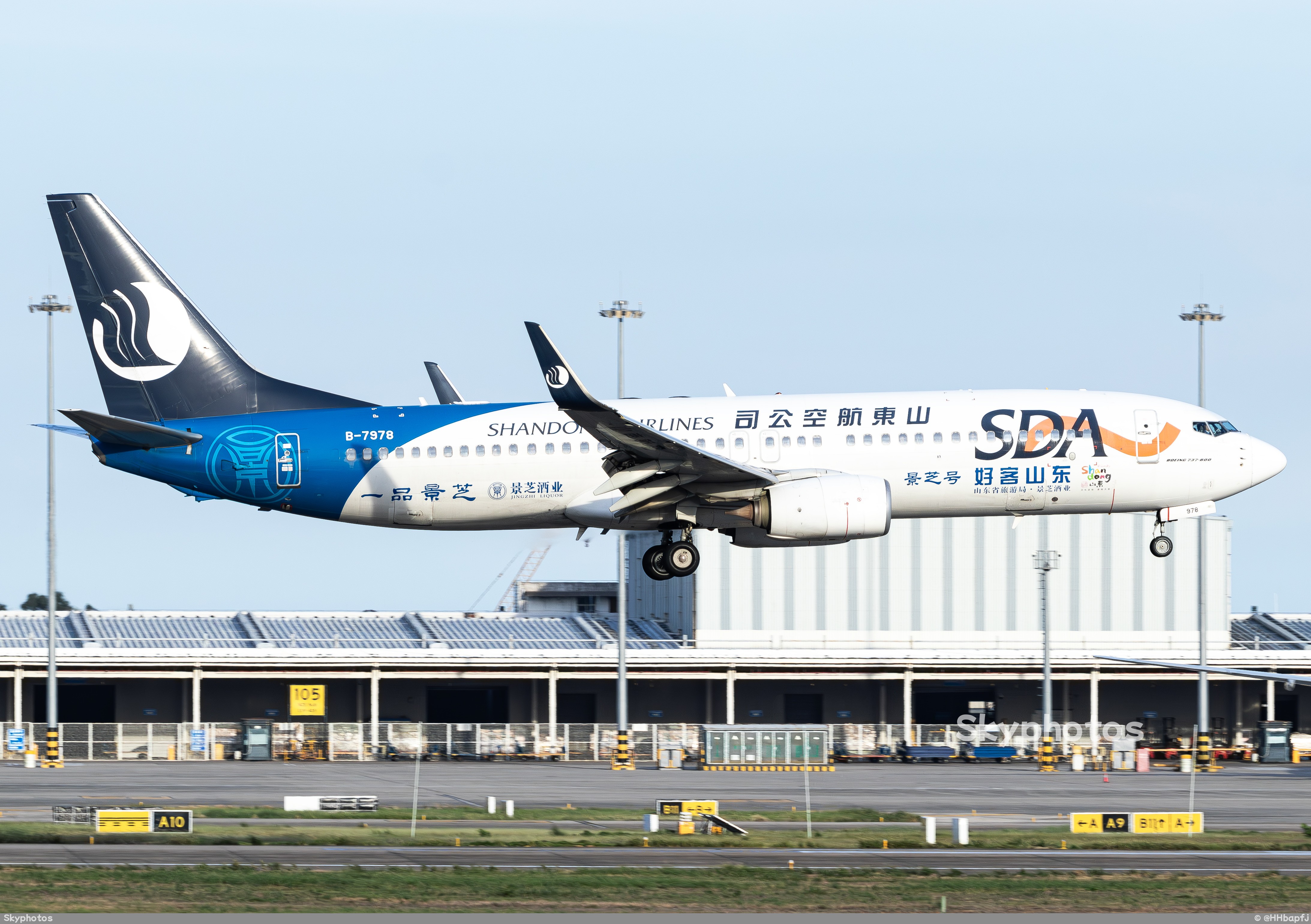 山东航空 B737-85N(WL)