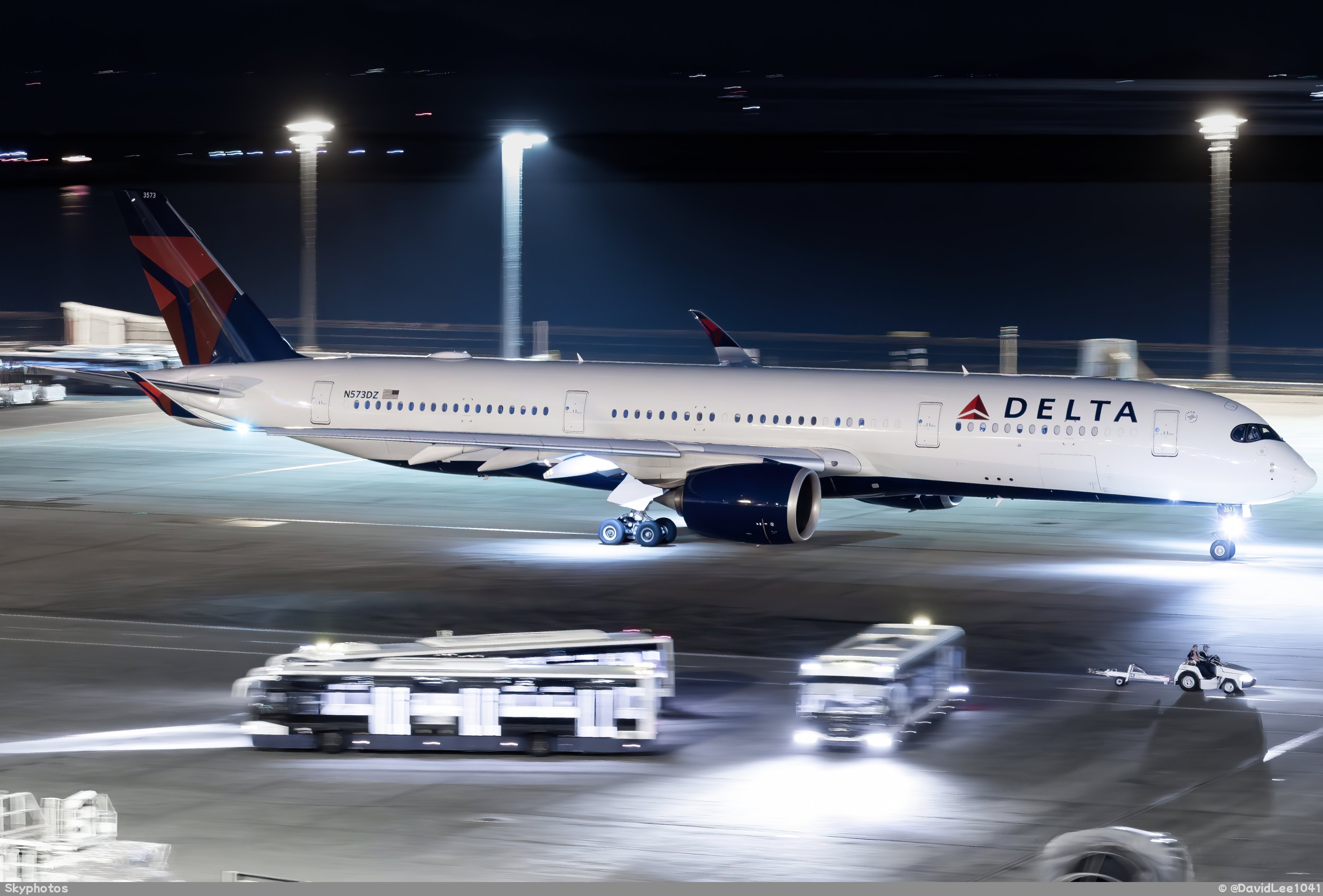 DELTA AIR LINES AIRBUS A350-941