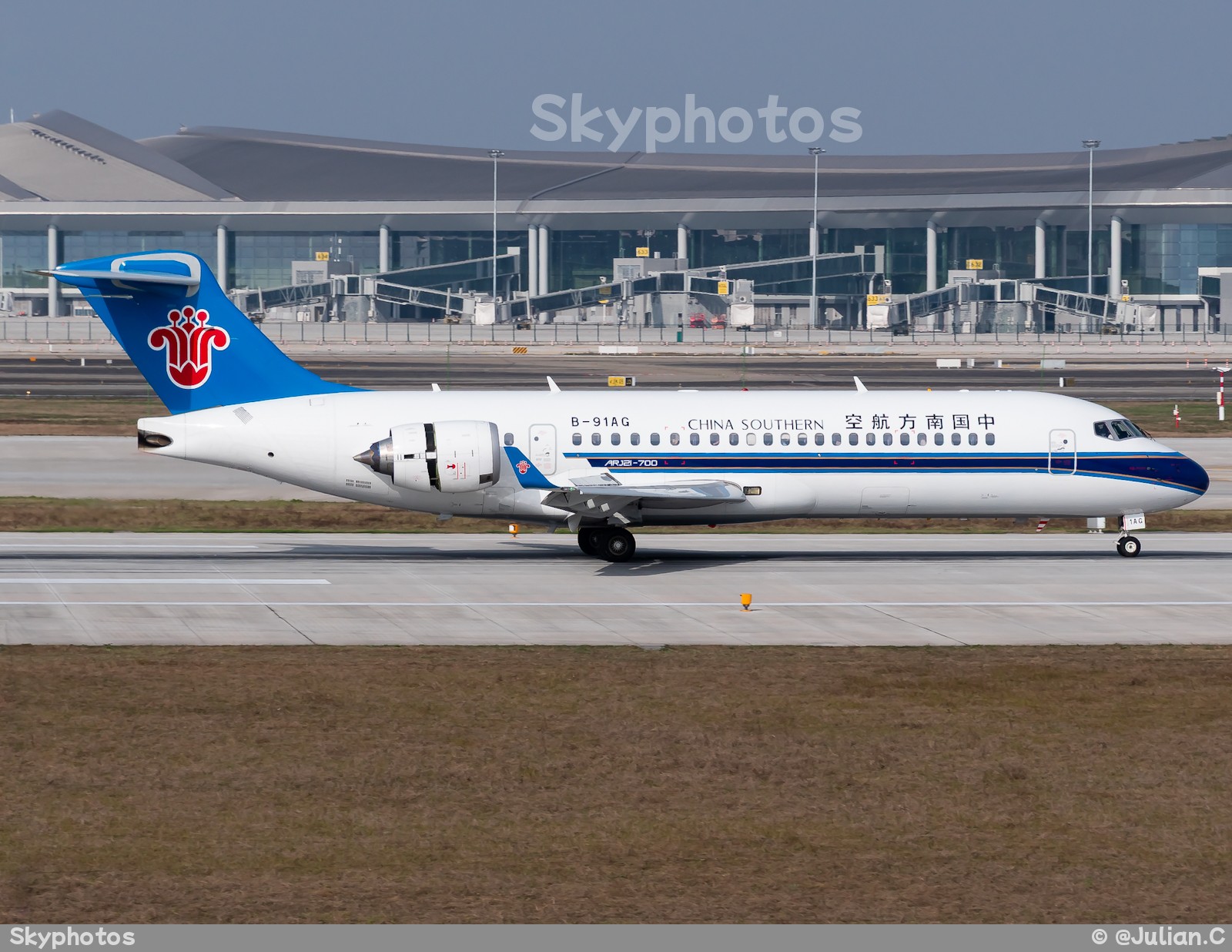 中国南方航空 ARJ21-700