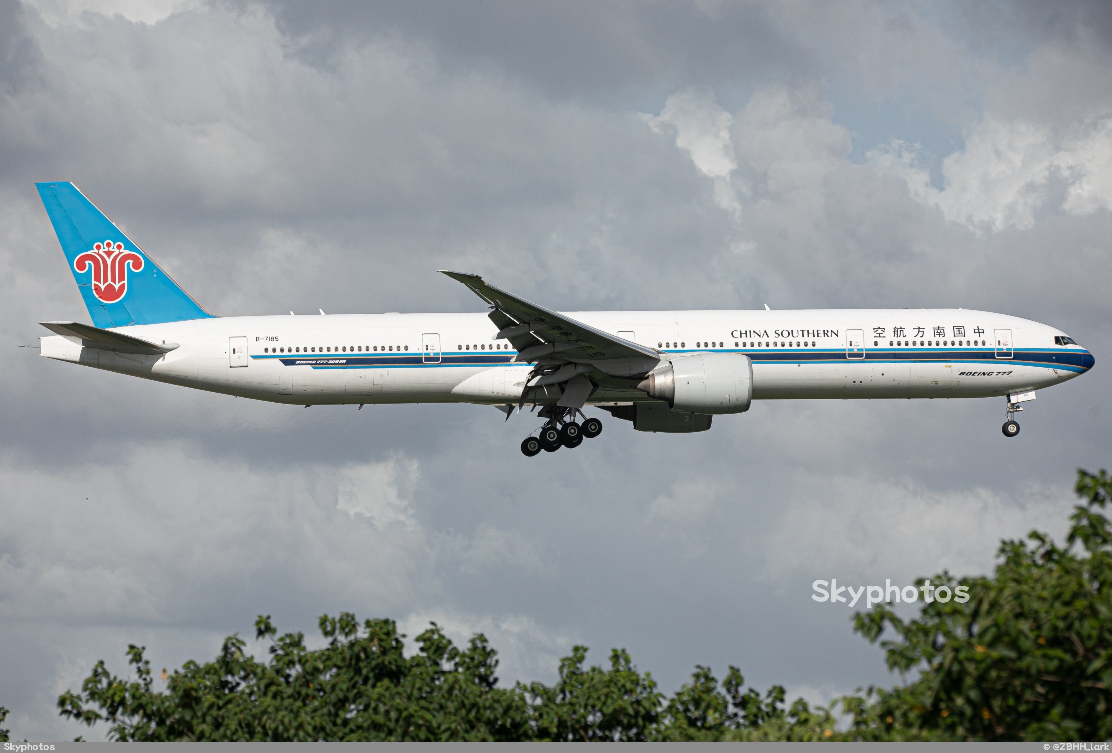 中国南方航空 B777-31B(ER)