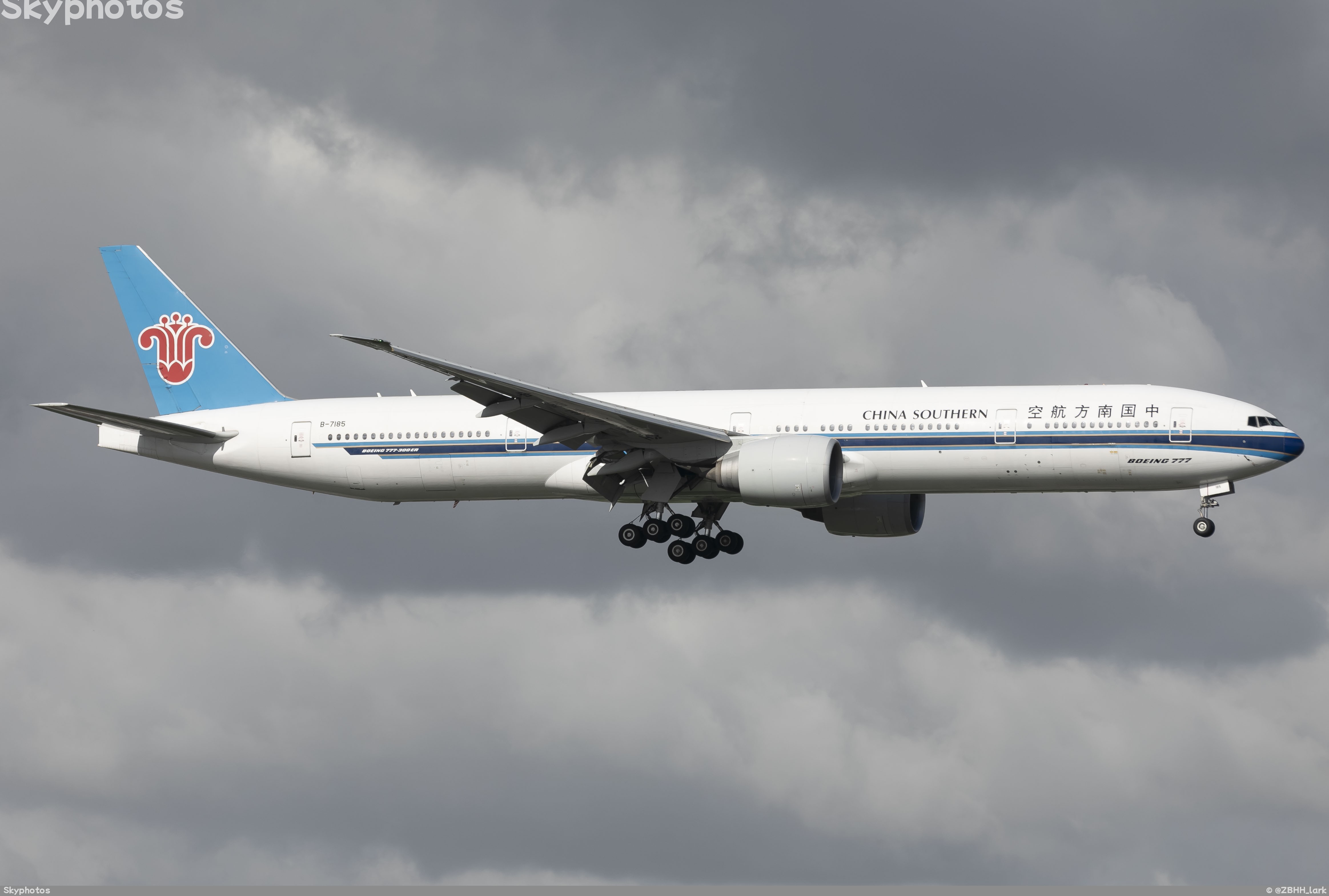 中国南方航空 B777-31B(ER)