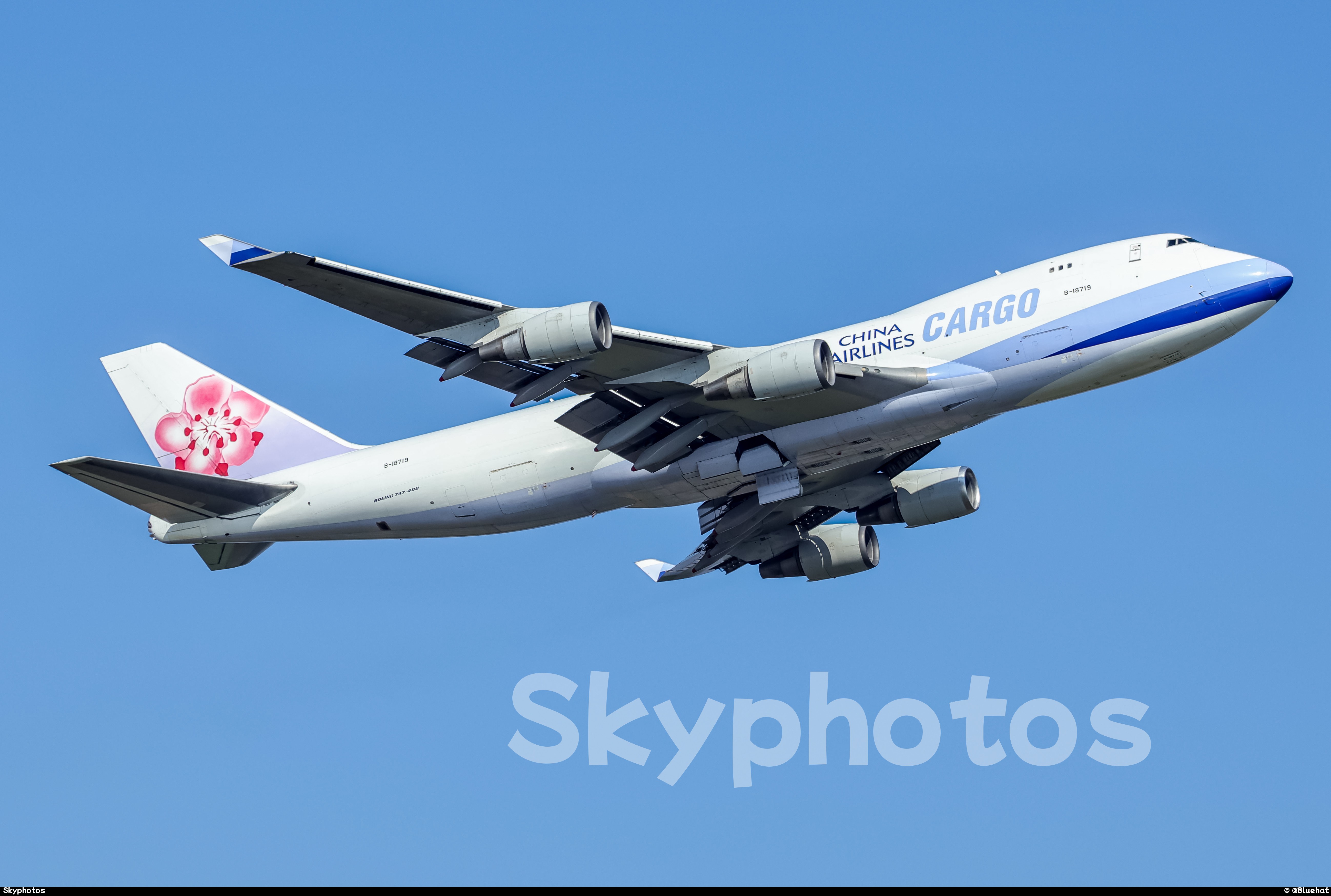 中华航空 B747-409(F)
