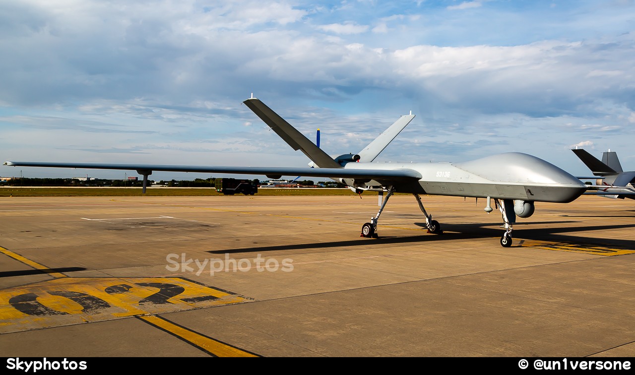 中国人民解放军空军 Chengdu GJ-2