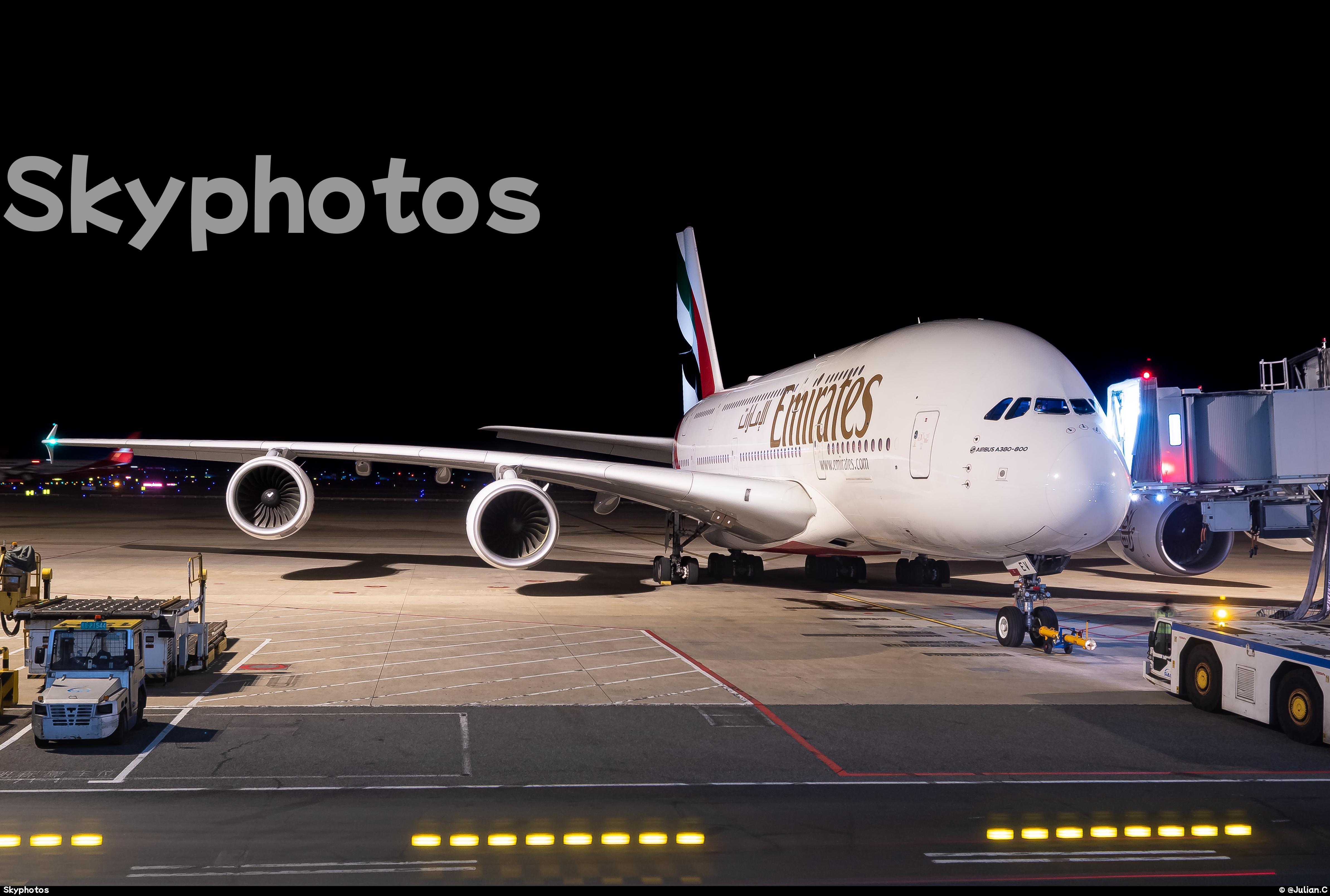 Emirates Airbus A380-861