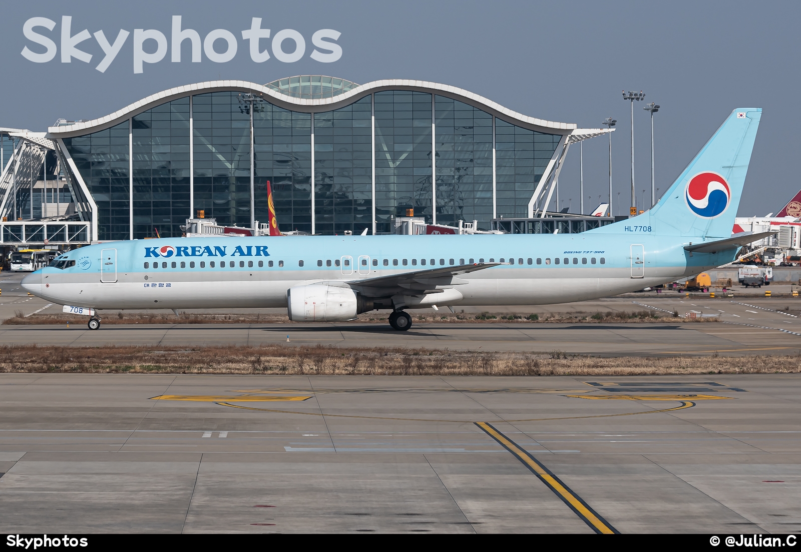 Korean Air Boeing 737-9B5