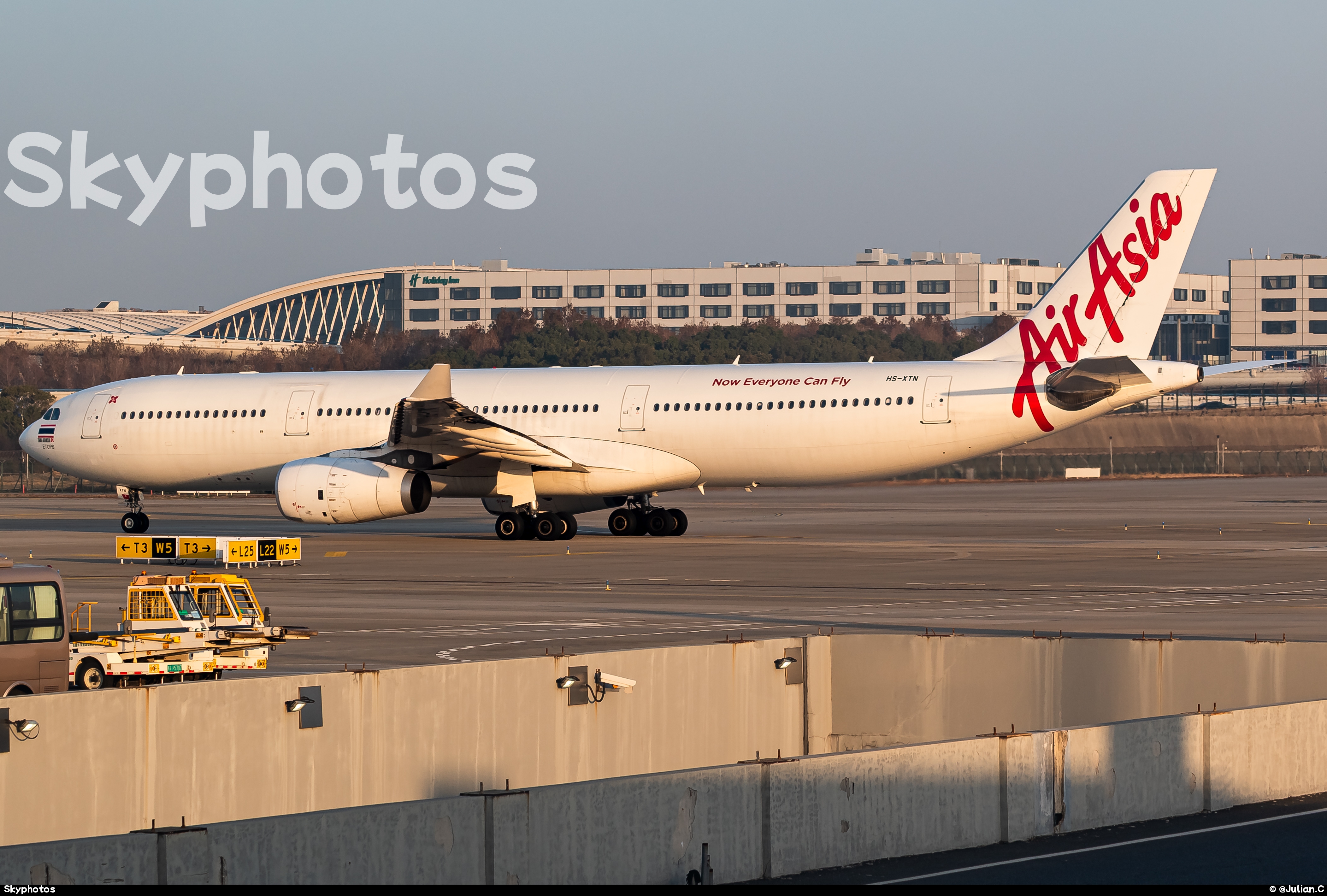Thai Air Asia X Airbus A330-343