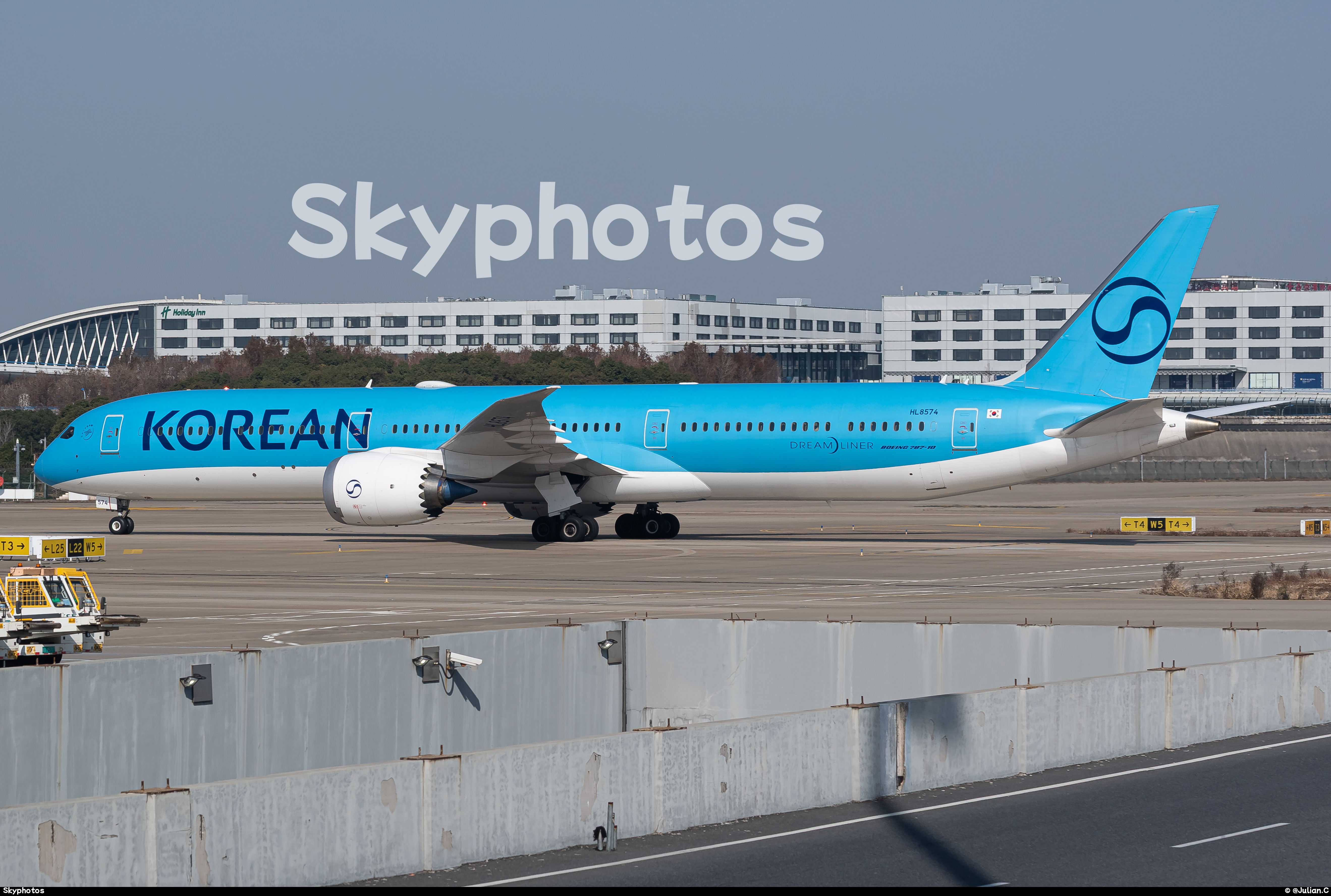 Korean Air Boeing 787-10